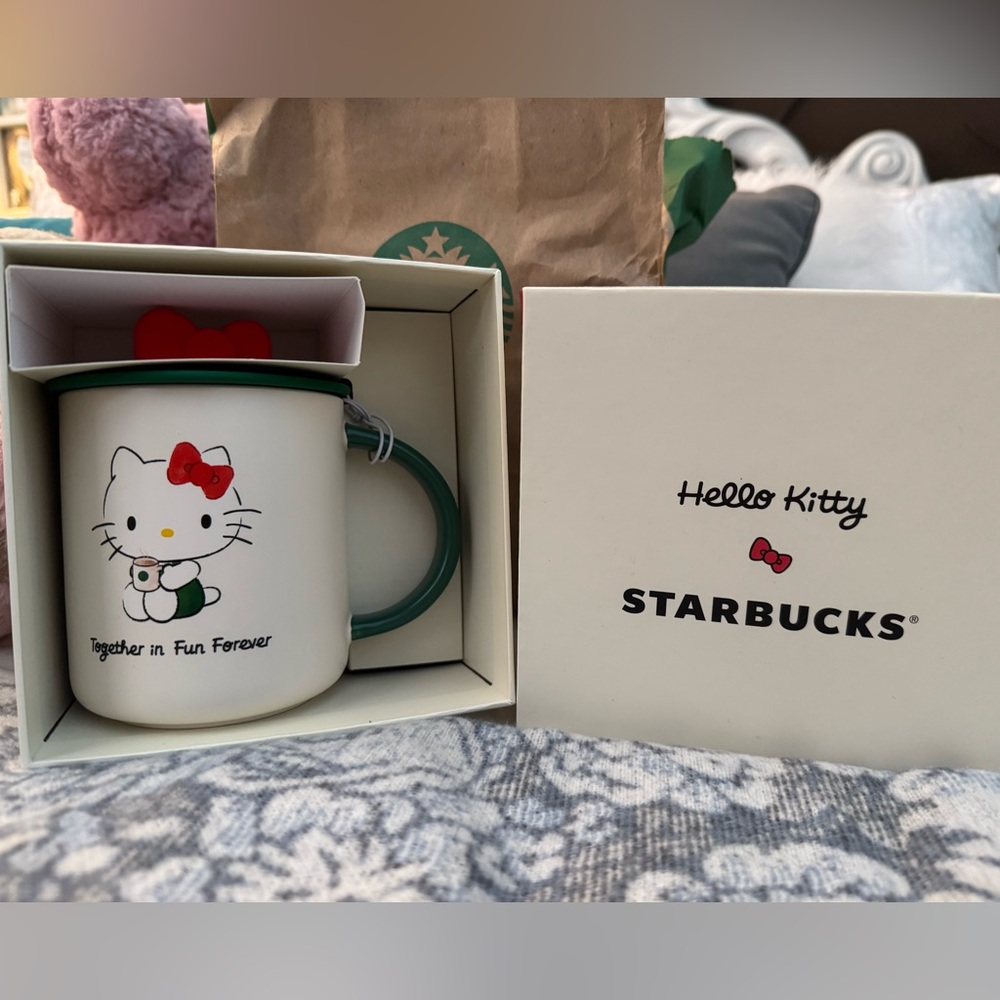 HELLO KITTY STARBUCKS LIMITED EDITION MUG